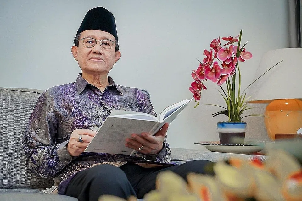 TERUS BERKHIDMAT: Sumbangan Cikgu Supki diiktiraf baru-baru ini dan beliau telah menerima Anugerah Jasa Bakti sempena Anugerah Muis 2022.