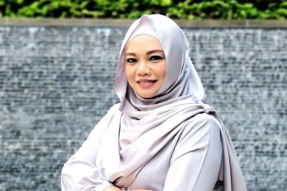 KARTINA ROSLI. 
