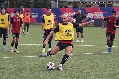 Penyerang Tanjong Pagar dari Sepanyol, Youssef Ezzejjari.