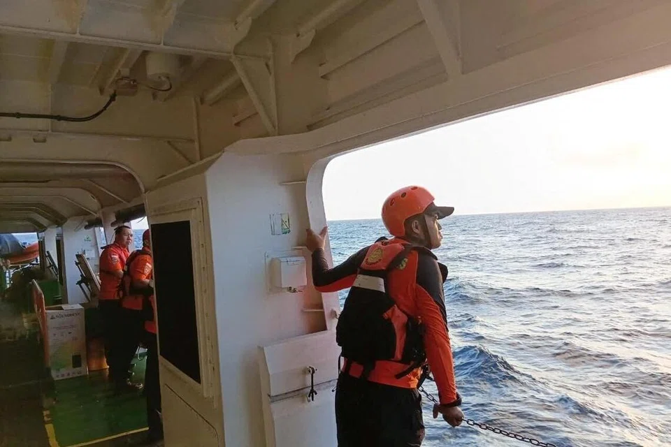 Pasukan mencari dan menyelamat (SAR) menjalankan operasi mengesan mangsa yang masih hilang selepas kapal penumpang KM Nurul Salsa karam di perairan Pulau Selayar, Sulawesi Selatan, pada 17 Julai 2026. Setakat ini, seorang wanita disahkan maut, 49 mangsa berjaya diselamatkan manakala 24 lagi masih hilang.