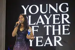 BAKAT BERSINAR: Pemain midfield Tanjong Pagar United, Dhaniyah Qasimah, memenangi gelaran Pemain Muda Terbaik Liga Perdana Wanita dalam Malam Anugerah Persatuan Bola Sepak Singapura 2023 pada Khamis. 