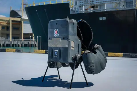Alat seberat sekitar 35 kilogram dihasilkan syarikat berpangkalan di Britain, Gravity Industries.