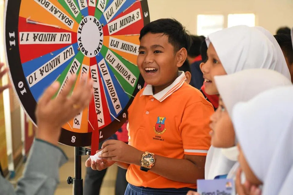 TUAI DI USIA MUDA: Kanak-kanak perlu diberi pendedahan sedari awal mengenai pentingnya usaha memartabatkan bahasa Melayu. 