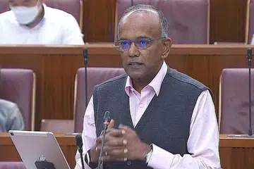 BUKAN KUASA BARU: Encik Shanmugam berkata antara maklumat salah mengenai Fica ialah ia akan membolehkan pemerintah mendapatkan sembarang maklumat, dan ini adalah satu kuasa baru bagi pemerintah. Sebenarnya, pemerintah sudah mempunyai kuasa itu di bawah akta lain. - Foto MCI