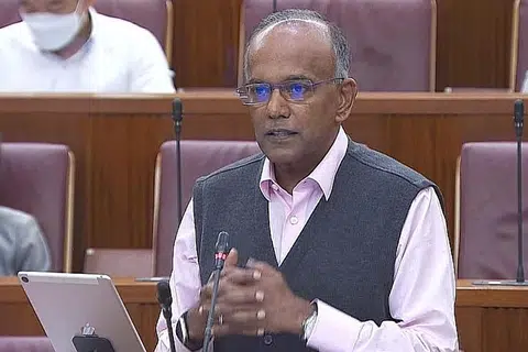 BUKAN KUASA BARU: Encik Shanmugam berkata antara maklumat salah mengenai Fica ialah ia akan membolehkan pemerintah mendapatkan sembarang maklumat, dan ini adalah satu kuasa baru bagi pemerintah. Sebenarnya, pemerintah sudah mempunyai kuasa itu di bawah akta lain. - Foto MCI