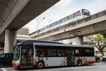 Stesen MRT Yishun, yang dibuka pada 1988, akan menjadi projek perintis untuk program penyegaran kerana stesen itu dijangka menjadi lebih sibuk dengan pembangunan baru di kawasan itu.