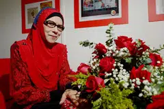 Datuk Sarimah Ahmad menghargai usaha Perdana Menteri Malaysia, Datuk Seri Anwar Ibrahim, yang mencetus usaha mendapatkan semula hak cipta empat filemnya, Dia Ibuku, Detik 12 Malam, Jejak Bertapak dan Kabus Tengahari.