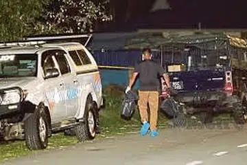 Polis forensik menyiasat insiden di Kampung Ladang, Krubong.