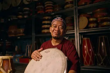 Pengarah dan pengasas bersama kumpulan genderang, Nadi Singapura, Yaziz Hassan, berasa perlu untuk mengadakan komunikasi dua hala sesama penggiat seni sekali gus memperbaiki diri mengikut peredaran zaman, demi memastikan seni dan budaya Melayu kekal relevan.