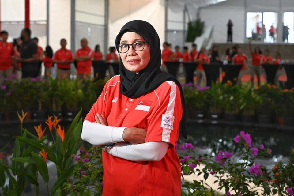 Pemain boling padang para Singapura, Faridah Salleh, yang menghidapi polio di kaki kanan sejak berusia dua tahun, berjaya menangi pingat perak dalam Sukan Para Asia di Hangzhou, China, pada Oktober 2023.