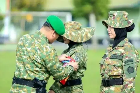 Majlis pembukaan latihan bagi bakal pengurus Koperasi Desa/Kelurahan Merah Putih (KDMP) dan Koperasi Kampung Nelayan Merah Putih (KNMP) di Balikpapan pada 17 Jun 2026. Program yang disertai lebih 35,000 lulusan itu kini dinilai semula selepas lima peserta meninggal dunia sepanjang latihan.