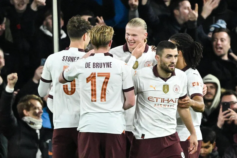Manchester City yang dibarisi penyerang berbisa seperti Erling Haaland (dua dari kiri) dijangka dapat bermain lebih baik dan mampu menundukkan Manchester United apabila kededua pasukan itu bertemu pada 3 Mac.
