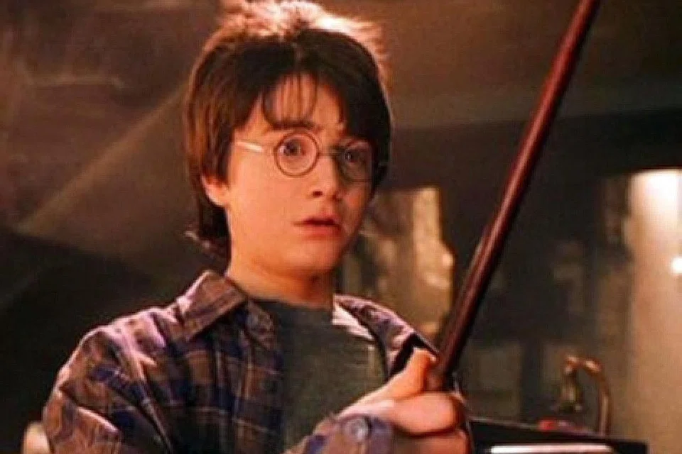DANIEL RADCLIFFE: Ambil kaca mata dari filem-filem 'Harry Porter'.