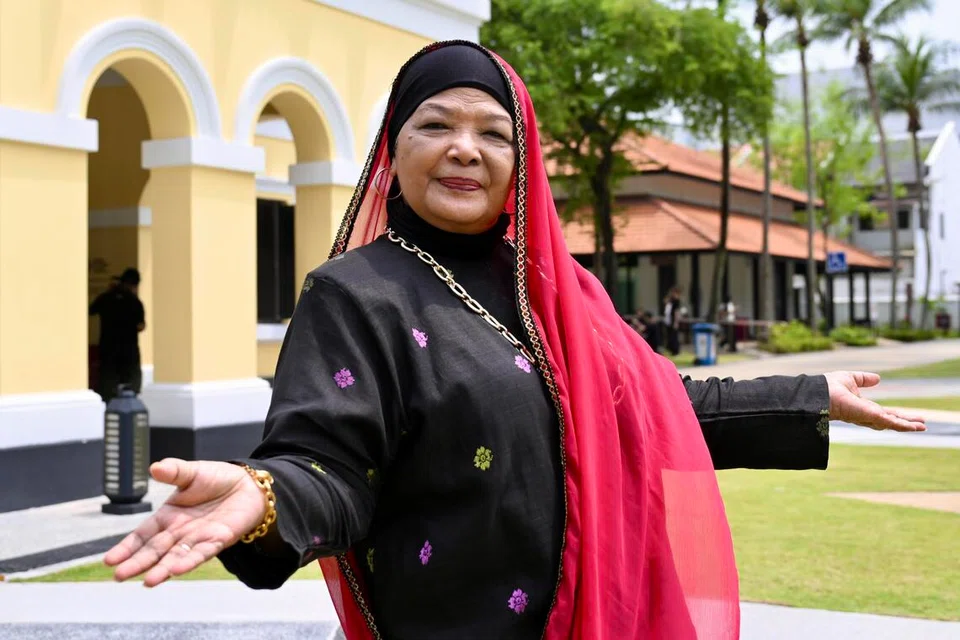 Jurutari legenda dan pengasas Sri Warisan Som Said Performing Arts, Cik Som Said, berkata pencalonan tersebut amat bertepatan dengan usaha karyawan dalam memartabatkan zapin di Singapura dan peringkat antarabangsa selama berdekad lamanya.