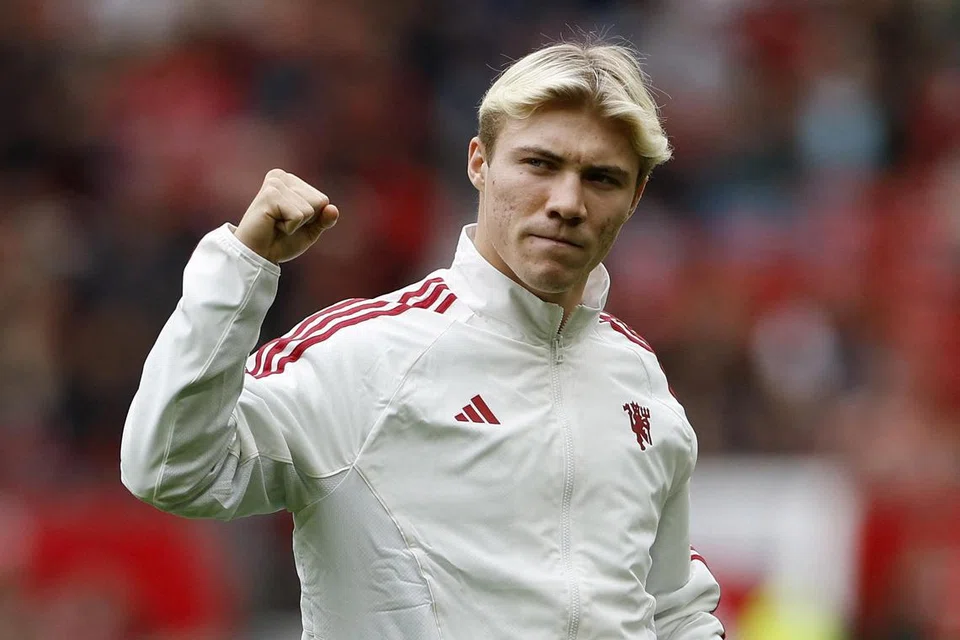 PENYERANG HARAPAN: Ramai pemerhati merasakan Rasmus Hojlund sangat sesuai untuk gaya permainan bola sepak England yang pantas dan keras, serta mampu melengkapkan penyerang lain, terutama Marcus Rashford.
