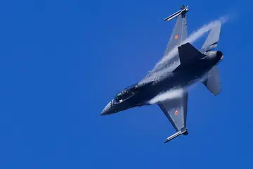 PENGLIBATAN DIPERSOAL: Presiden Amerika Syarikat, Encik Joe Biden, memberitahu para pemimpin G7, Washington akan membantu menyediakan jet pejuang canggih, termasuk F-16, kepada Ukraine, melatih juruterbang Kyiv, kata seorang pegawai kanan Rumah Putih, pada 19 Mei 2023.