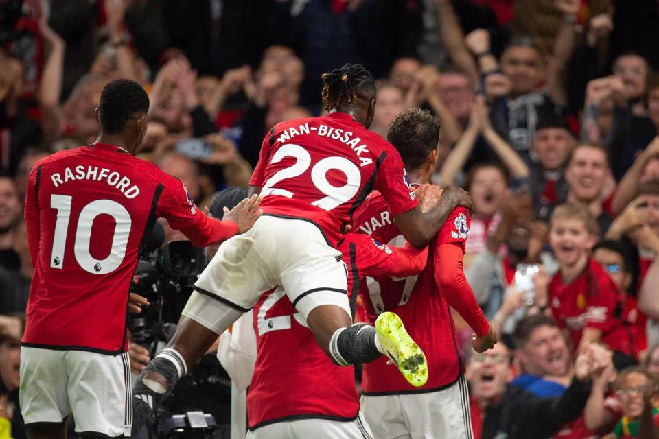 TETAP ‘CLASS’: Walau tidak bermain dengan baik, United masih berjaya menang dalam perlawanan pembukaan menentang Wolves. 
