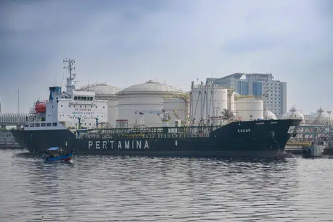 Tujuh suspek itu termasuk seorang naib presiden dan seorang pengurus di Pertamina, serta tiga pegawai di Pertamina Energy Services.