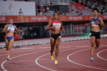 Shanti Pereira sedang beraksi semasa separuh akhir acara 100m wanita Sukan Asia di Stadium Paloma Mizuho di Nagoya, Jepun pada 25 September.