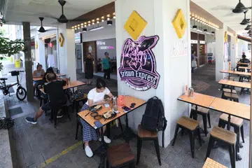 Srisun Express, yang ditubuhkan pada 2014, mempunyai lima cawangan di serata Singapura – iaitu di Serangoon Gardens, Hougang, Bishan, Tampines dan Bukit Batok.