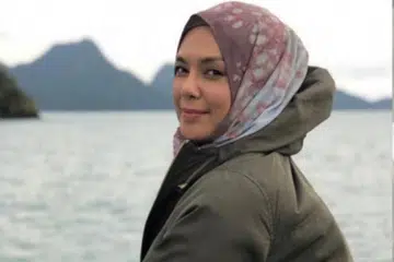 MASIH CANTIK DAN AKTIF: Normala Samsudin, yang baru menyambut ulang tahunnya yang ke-56 pada 4 Jun lalu, juga rajin mendaki dan meneroka hutan belantara. - Foto SINAR HARAPAN