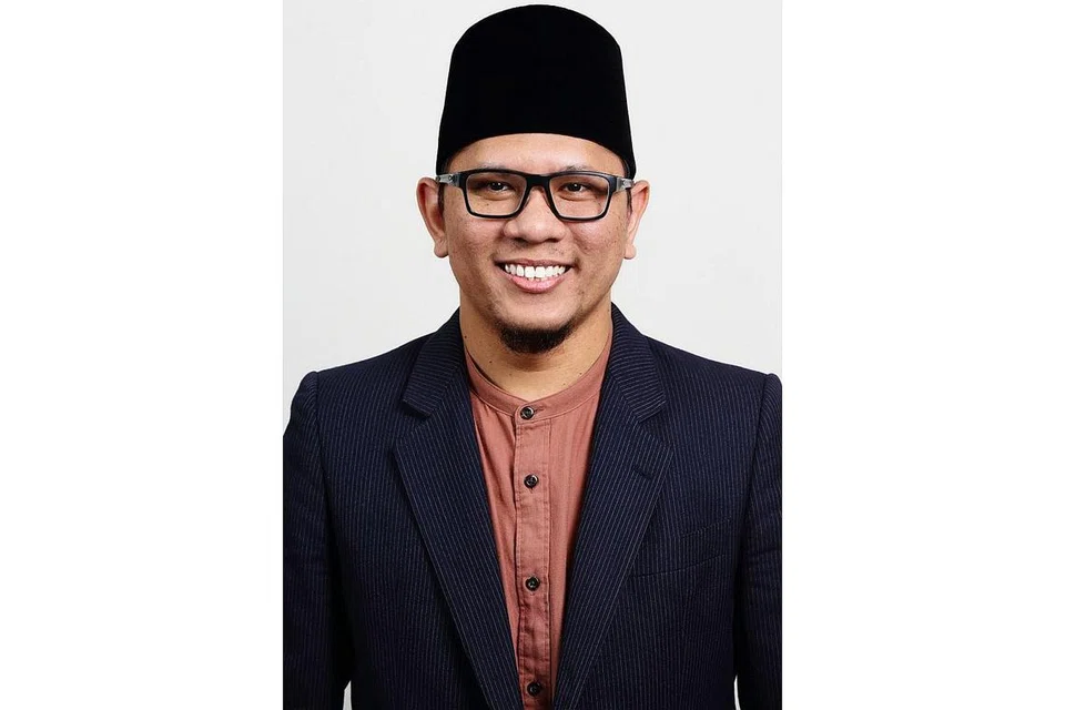 SEKILAS BIODATA: Ustaz Muhammad Aiman Abdul Khalid ialah seorang pensyarah. Beliau antara asatizah yang bernaung di bawah rangkaian asatizah belia (AYN). Ustaz Muhammad Aiman memiliki ijazah Sarjana Muda, Syariah Islamiah daripada Universitas Islam Negara Sumatera Utara, Indonesia.