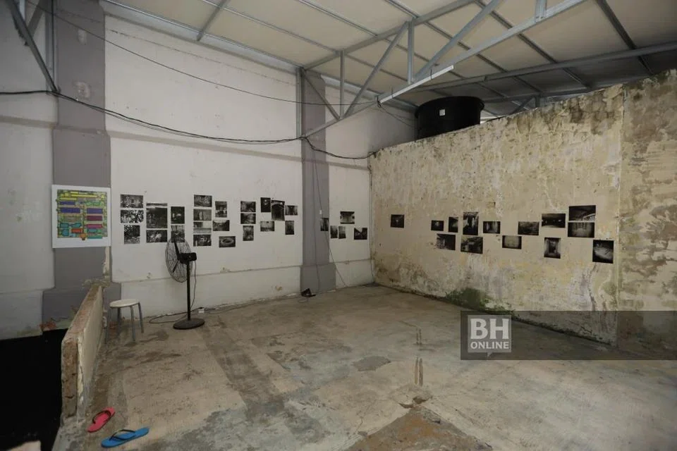 Kota Jail, Penjara Ayer Molek, banduan, tulisan tembok