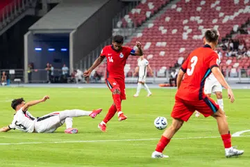 bola sepak, perlawanan persahabatan, keselamatan pemain