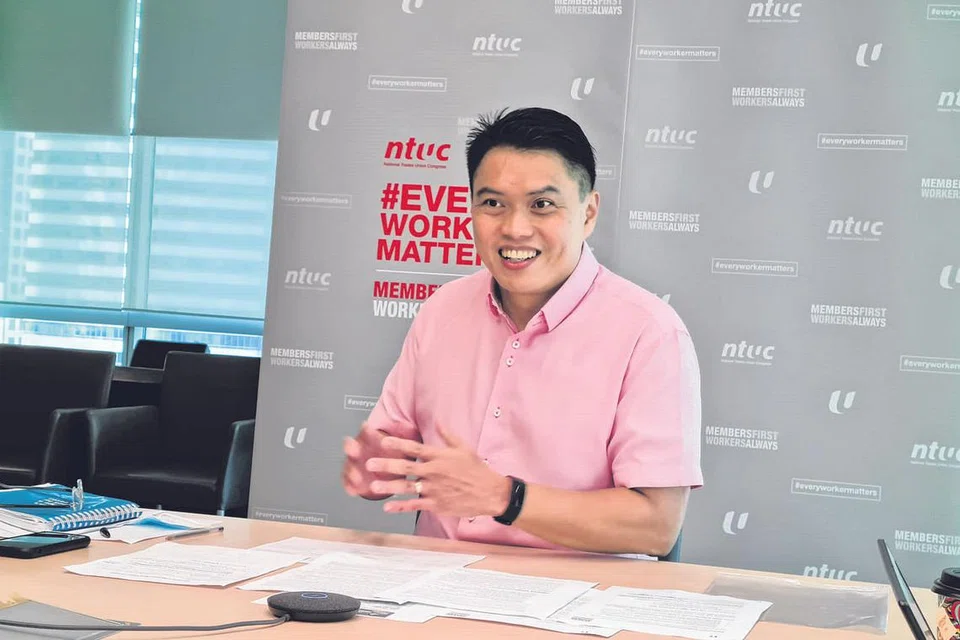 Encik Patrick Tay , Penolong Setiausaha Agung Kongres Kesatuan Sekerja Kebangsaan (NTUC)