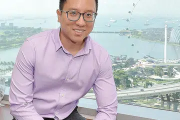 PUPUK MINAT: Encik Muhammad Sufy, yang 'jatuh hati' pada bidang kelautan di universiti, berharap dapat menimba seberapa banyak pengetahuan semasa program bekerja sambil belajar.