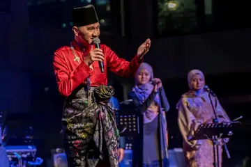 ZAPIN PENGUKUH SEJARAH: Zubir Abdullah menghasilkan lagu zapin seperti 'Zapin Telok Blangah', 'Zapin Kampung Melayu', 'Zapin Perpaduan' dan 'Berzapin Di Geylang Serai' sebagai wadah mengarkib sejarah Singapura dalam lagu. - Foto BM oleh NUR DIYANA TAHA