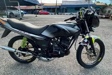 Motosikal RXZ milik seorang warga Singapura yang dirampas polis kerana penunggangnya didakwa melakukan aksi ‘superman’ ketika dalam perjalanan menghadiri Perhimpunan RXZ Members 8.0 di Terengganu.