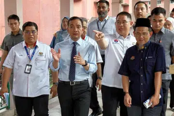 Menteri Besar Johor, Datuk Onn Hafiz Ghazi, kesihatan
