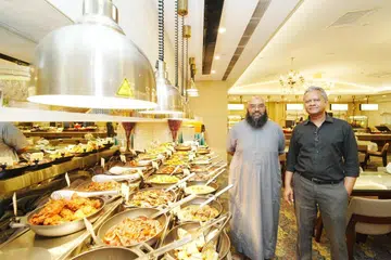 Singapura, The Buffet Club