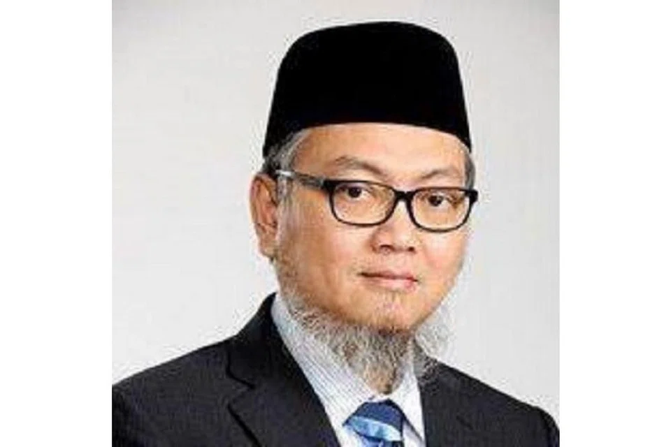 Ustaz Mohd Kamal Mokhtar, Penasihat Syariah Maybank Islamic Berhad.