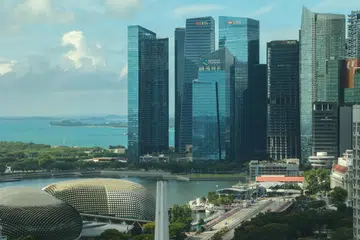 Kadar pembayaran lewat turun sebanyak 0.07 mata peratusan kepada 44 peratus daripada 44.07 peratus pada asas suku tahun ke suku tahun.