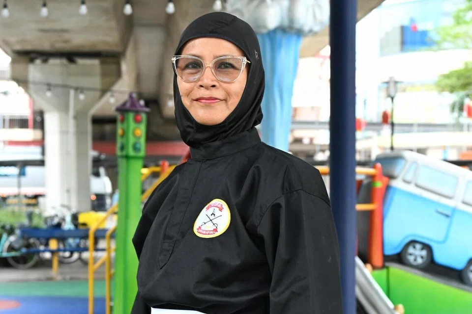Rohaniah Mohamed, silat, gaya hidup sihat, pesara, bidang kejuruteraan, nenek kepada dua cucu, Pencak Seligi Sangkapora