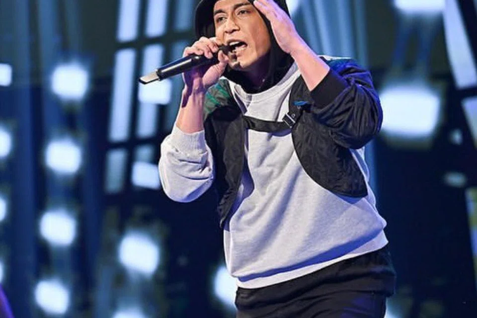 Fadly Awaludin kembali ke kaca televisyen bahkan turut mengetengahkan kebolehannya menyanyi dan melontar lirik rap dalam rancangan Berani Nyanyi? (Musim Kedua).