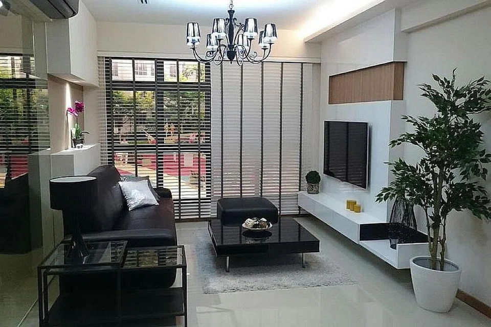 PENGLIBATAN PIHAK KETIGA: Pembahagian harta matrimoni bagi hartanah seperti flat Lembaga Perumahan dan Pembangunan (HDB) hanya akan diberikan antara suami isteri sahaja tanpa mengambil kira hak pihak ketiga. - Foto HDB