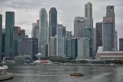Ekonomi Singapura tumbuh 2.2% pada suku ketiga, lebih rendah daripada dijangka; pertumbuhan 2018 diramal antara 3% dengan 3.5%