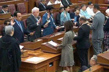 MULA BERKHIDMAT: Sembilan  Anggota Parlimen Dilantik (NMP)  angkat sumpah di Parlimen pada Rabu.