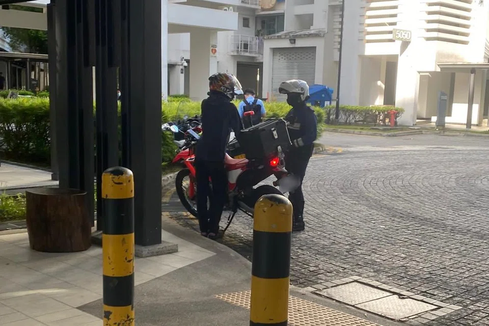 Khidmat membonceng motosikal sebagai kenderaan pengangkutan sewa yang tidak berlesen beroperasi secara tidak sah dalam talian sembang Telegram pernah dilaporkan seawal 2019 sebelum ini.
