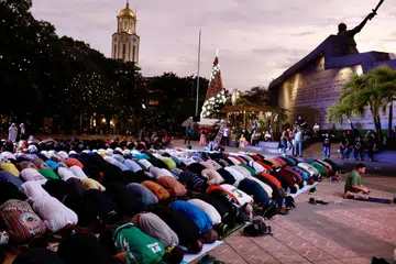 BERSATU: Solat berjemaah adalah satu simbol penyatuan dalam menyahut seruan  Tuhan (gambar hiasan).