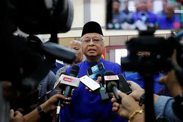 PARTI AKAN TENTUKAN PERIKATAN: Datuk Seri Ismail Sabri Yaakob berkata BN bersedia bentuk kerajaan bersama parti dari Sabah dan Sarawak. - Foto REUTERS