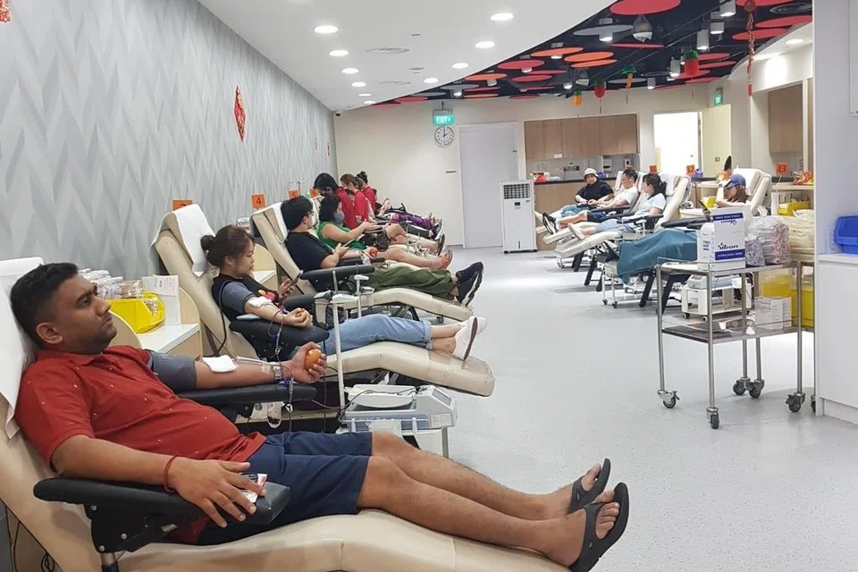 Orang ramai memberi sambutan menggalakkan pada rayuan menderma darah kumpulan O+ yang ketandusan.