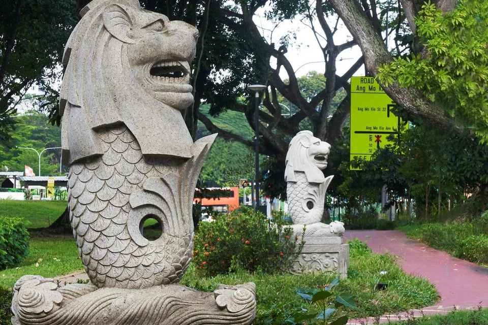 MERLION: Pada 1988, salah sebuah Jawatankuasa Penduduk (RC) mencadangkan idea mendirikan tugu Merlion di Ang Mo Kio untuk membuat kawasan itu lebih unik dan menyerlah.                     