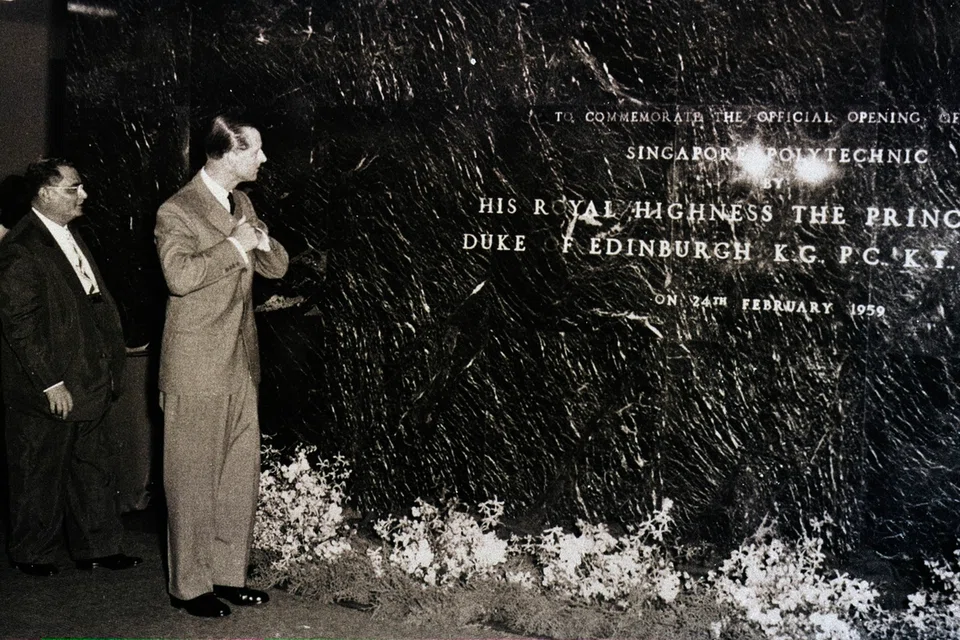 Kampus Politeknik Singapura di Prince Edward Road dibuka secara rasmi oleh Prince Philip, Duke of Edinburgh, diiringi oleh Sir William Goode, Gabenor Singapura, pada 24 Februari 1959.