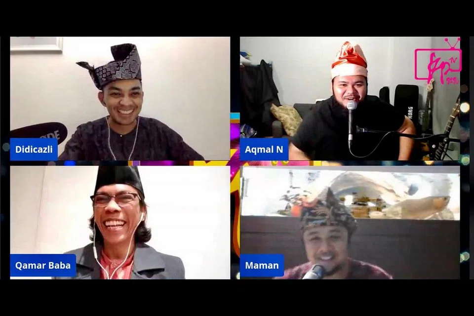 KPTV9590: Menyatukan kisah penggiat seni dikir barat di samping menyelongkar isu kesenian lain bersama pengacara (dari atas mengikut putaran jam) Didicazli, Aqmal N dan Maman. Bersama mereka ialah penggiat seni Qamar Baba. - Foto KELANA PURBA 