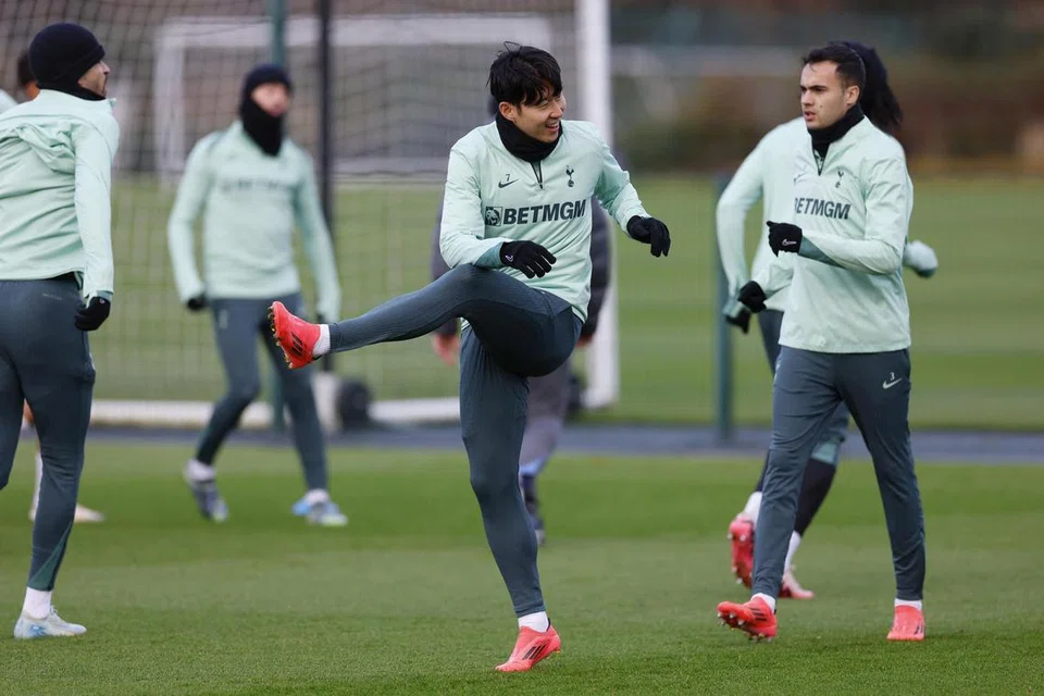 Apakah Son Heung-Min (tengah) mungkin akan meninggalkan Tottenham Hotspur selepas hampir 10 tahun bermain di situ? Jawapannya belum pasti.