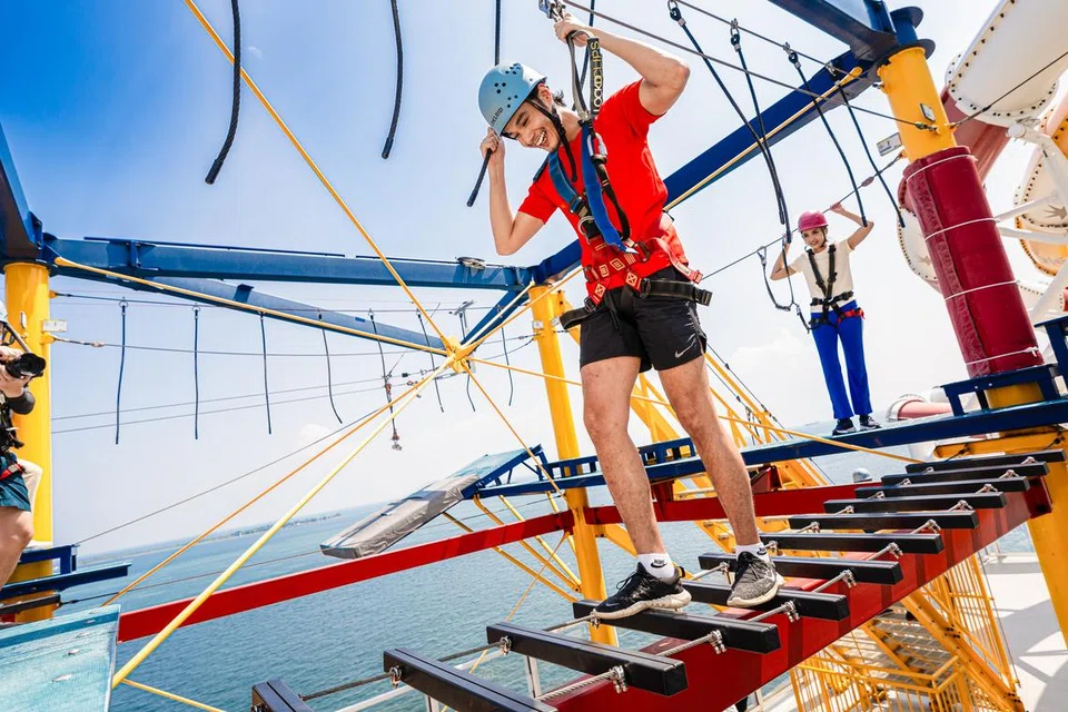 Penumpang boleh mencabar diri dengan kegiatan ‘high elements’ dalam kapal Genting Dream.
